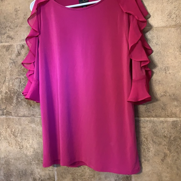 Worthington Cold Shoulder Top size Medium NWT - Picture 3 of 7